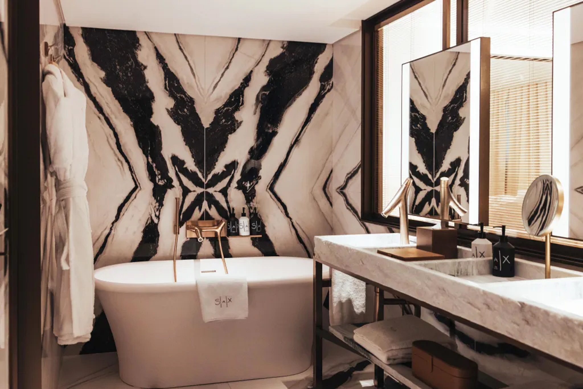 Sax Paris LXR Hotels Resorts Prestige Room Twin bath SAX Paris Joins LXR Hotels: Hilton’s New 5-Star Retreat Near the Eiffel Tower Sax Paris LXR Hotels Resorts Prestige Room Twin bath SAX Paris Joins LXR Hotels: Hilton’s New 5-Star Retreat Near the Eiffel Tower